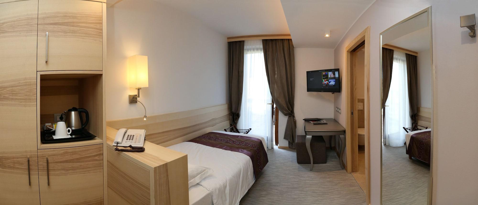 Garden Hotel